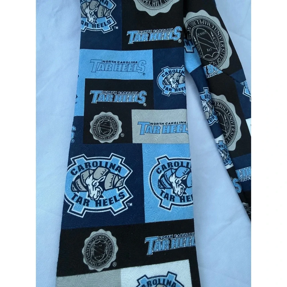 Ralph Marlin North Carolina Tar Heels UNC NCAA Mens Necktie Blue Patchwork 2003